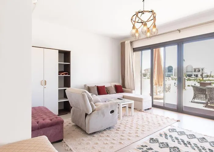 Ground Floor One Bedroom In Kamaran Apartment *