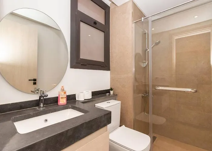 Ground Floor One Bedroom In Kamaran Apartment *